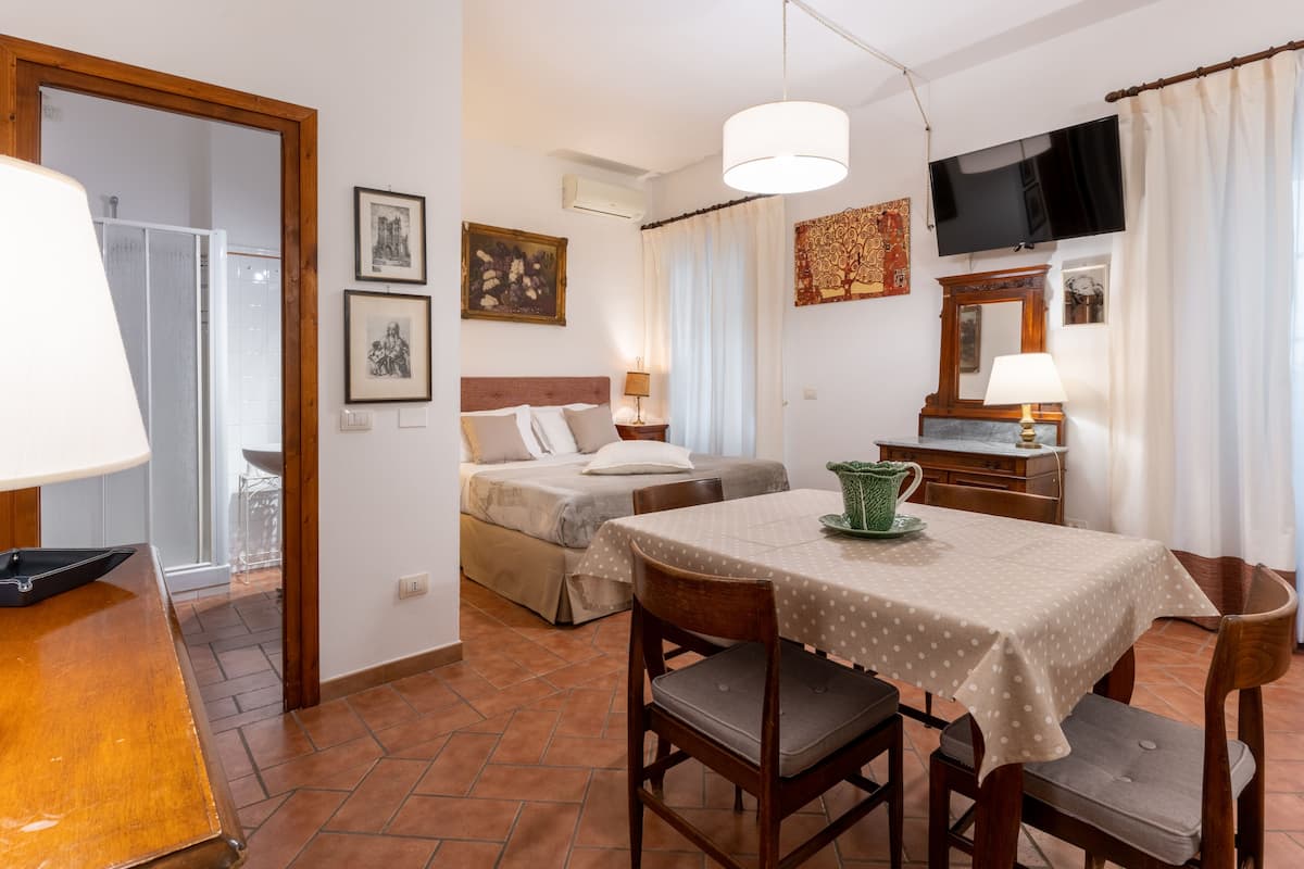 Superior kamer, balkon | 1 slaapkamer, Italiaanse Frette-lakens, luxe beddengoed