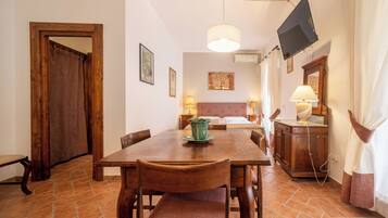 Superior kamer, balkon | Italiaanse Frette-lakens, luxe beddengoed, donzen dekbedden