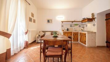 Superior kamer, balkon | Italiaanse Frette-lakens, luxe beddengoed, donzen dekbedden