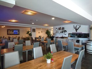 Food court