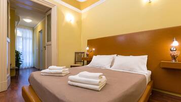 Minibar, escritorio y wifi gratis