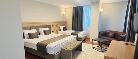 Business-Dreibettzimmer, Mehrere Betten