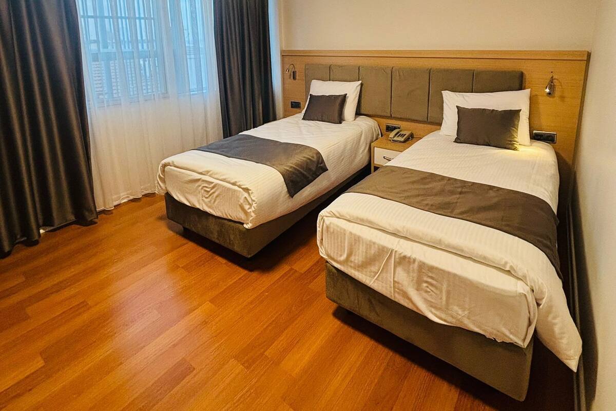 Standard Oda, 1 Çift Kişilik Yatak | Minibar, odada kasa, masa, ücretsiz kablosuz İnternet