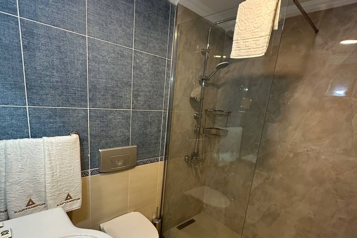 Minibar, in-room safe, desk, free WiFi