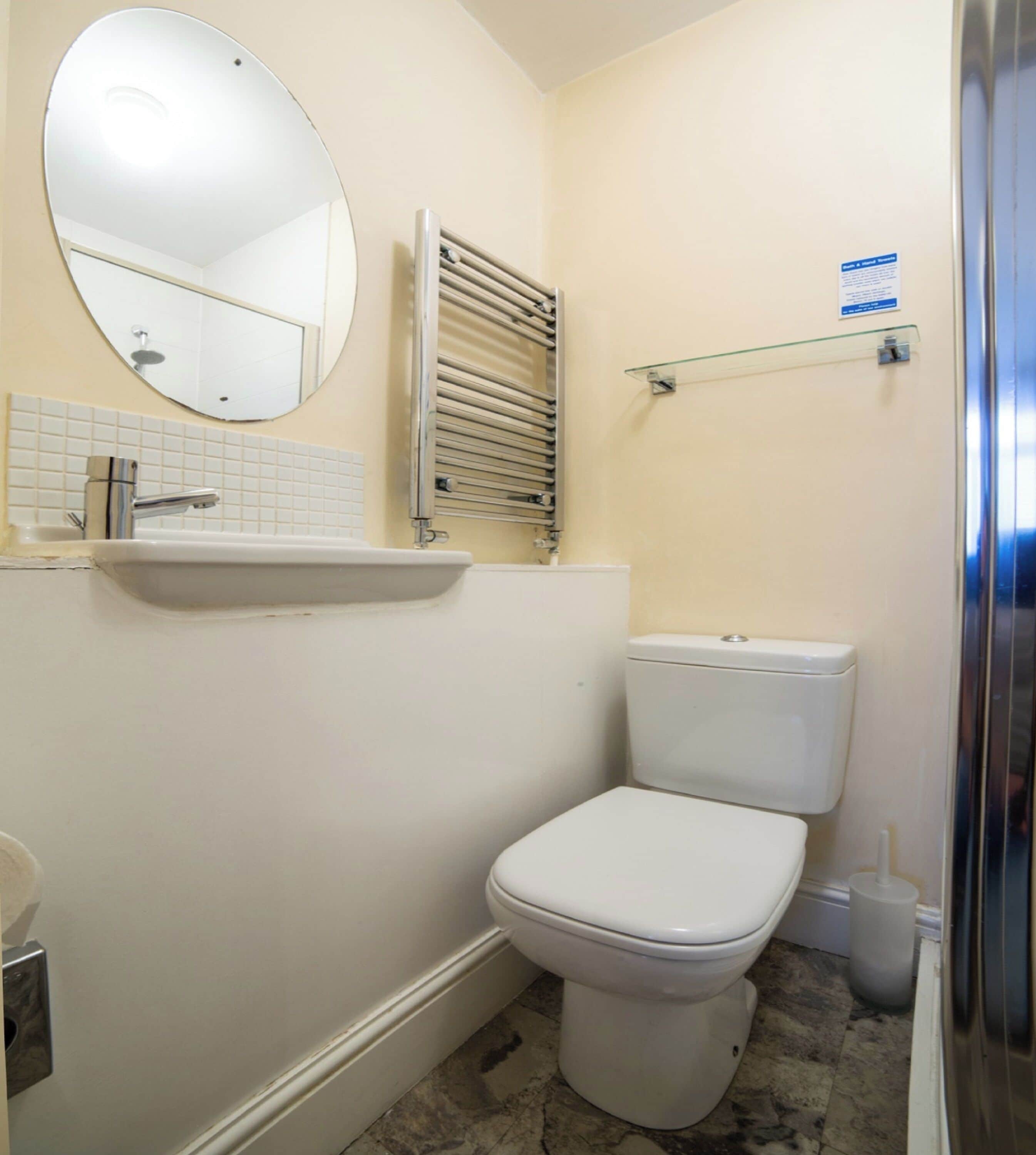 Foto - OYO Lina Guest House