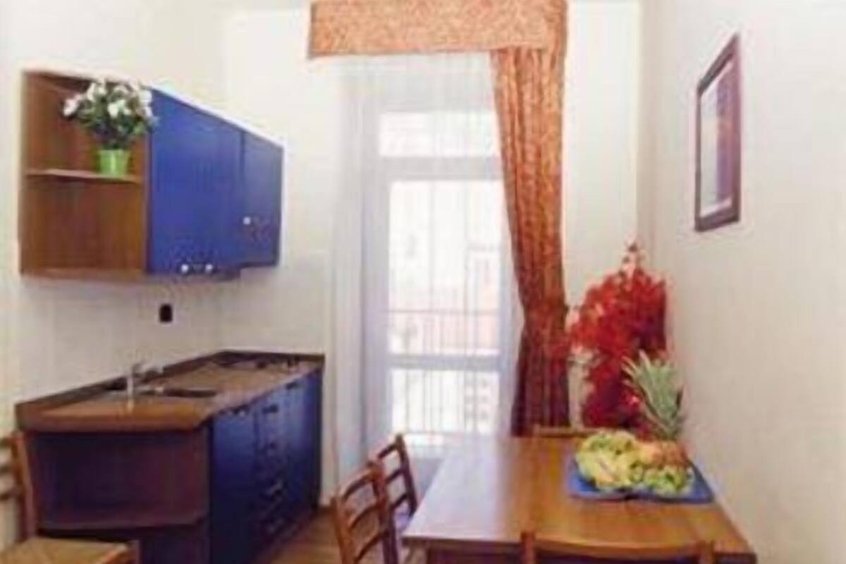Apartment (6 Adults) | Private kitchenette | Coffee/tea maker, fridge