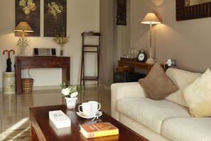 Suite | Egyptian cotton sheets, premium bedding, minibar, free WiFi
