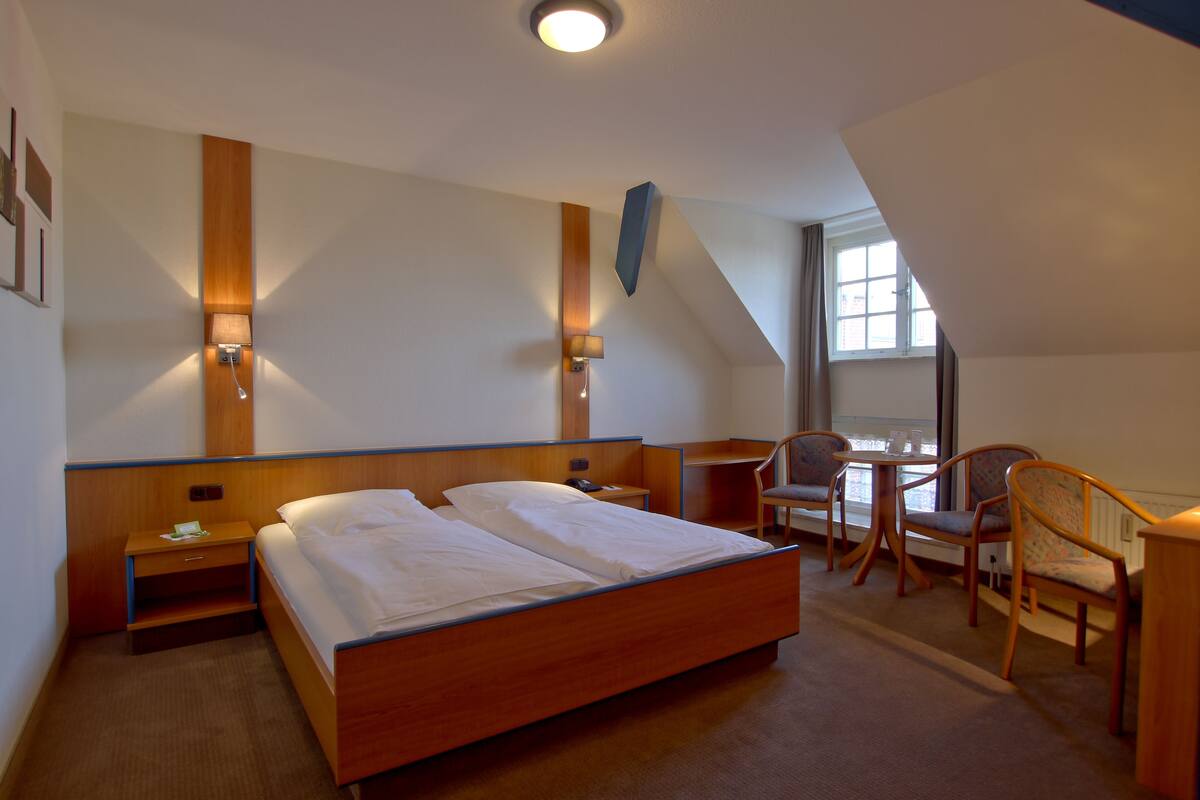 standard double room | minibar, in-room safe, desk, blackout curtains