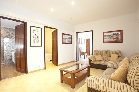 Hotel La Vila - view 3