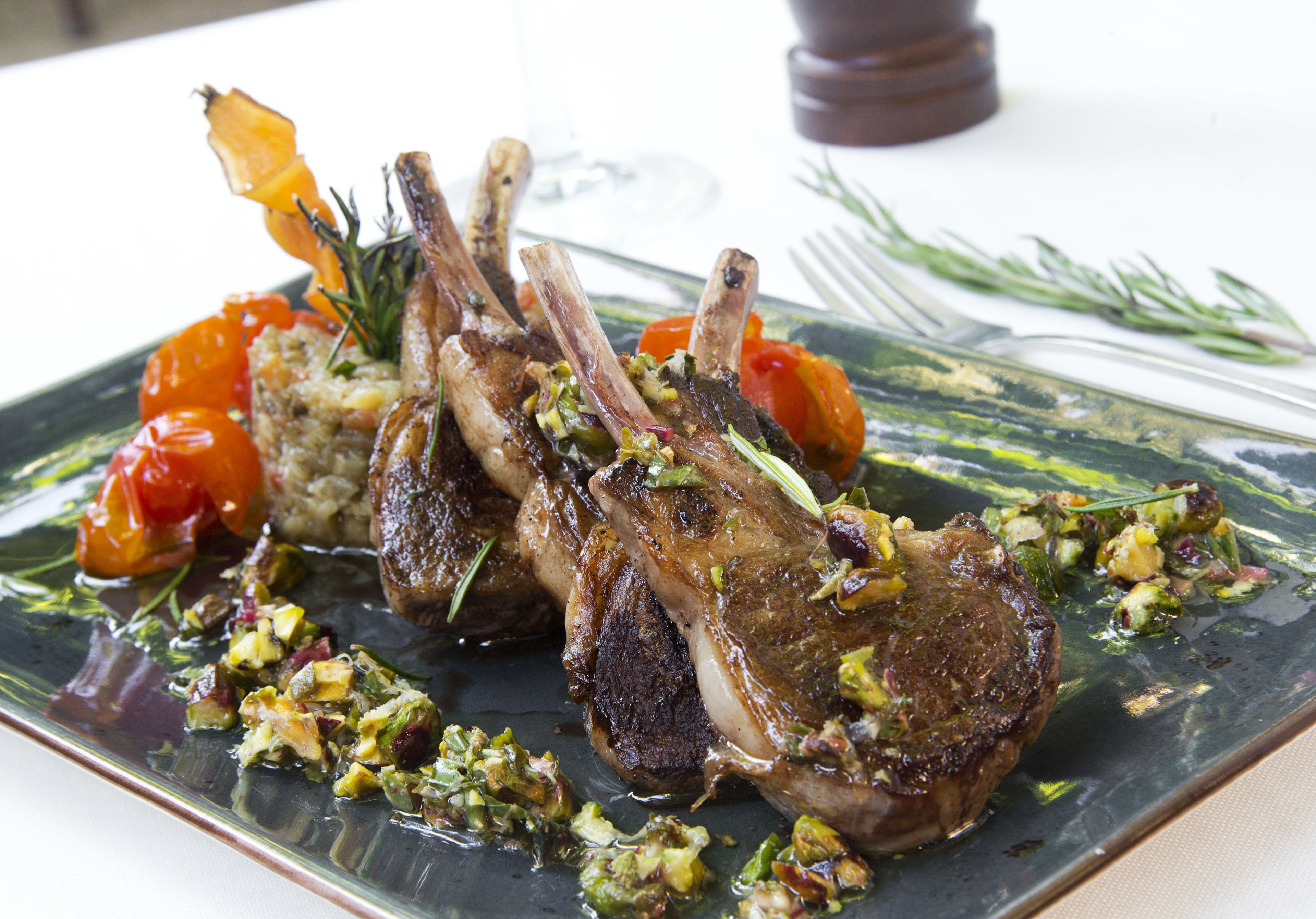 breakfast, lunch, dinner served; international cuisine