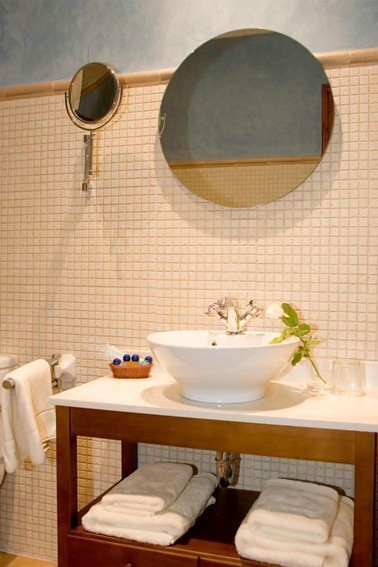 double room | bathroom sink