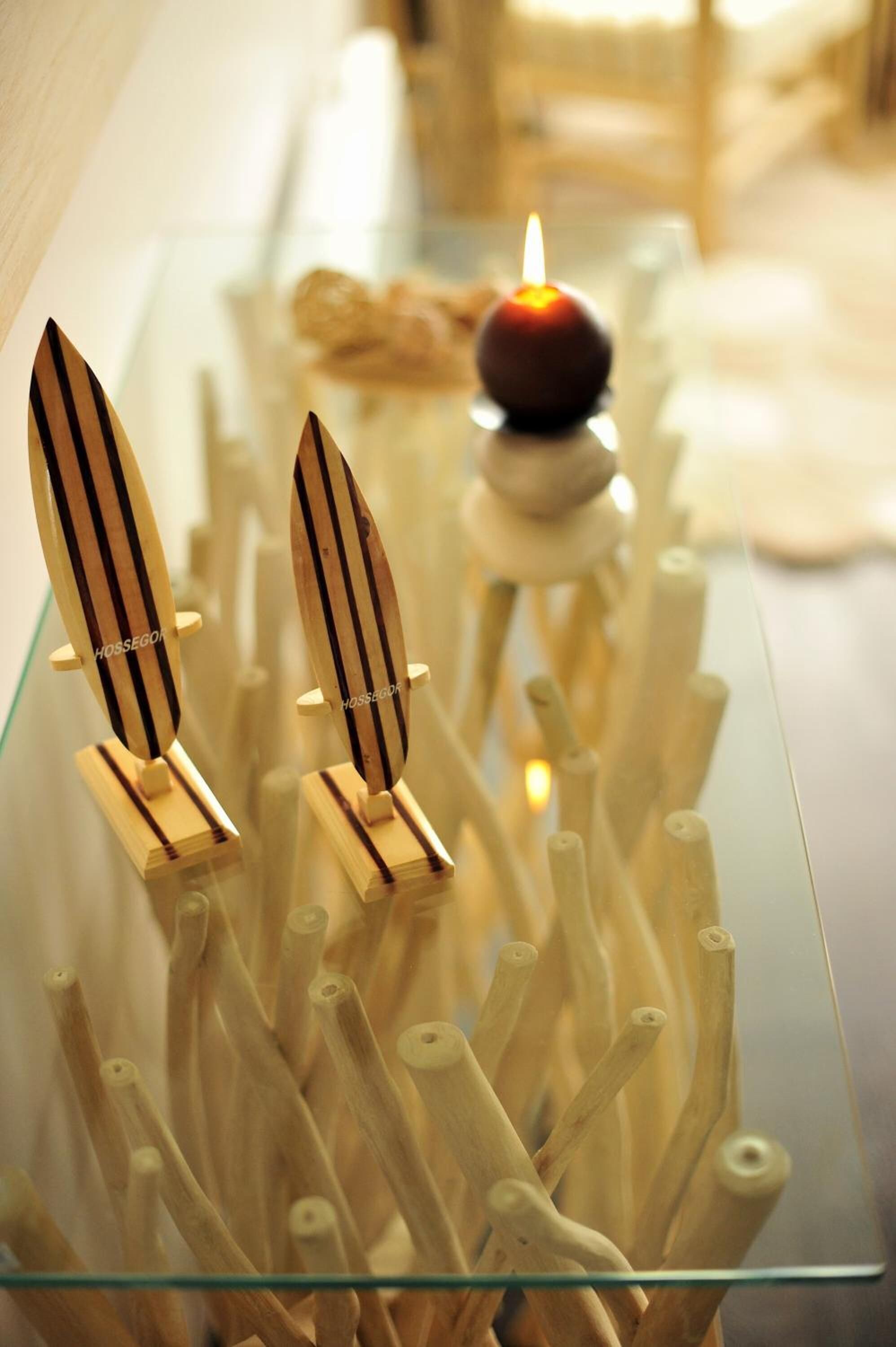 breakfast, lunch, dinner served; sea views