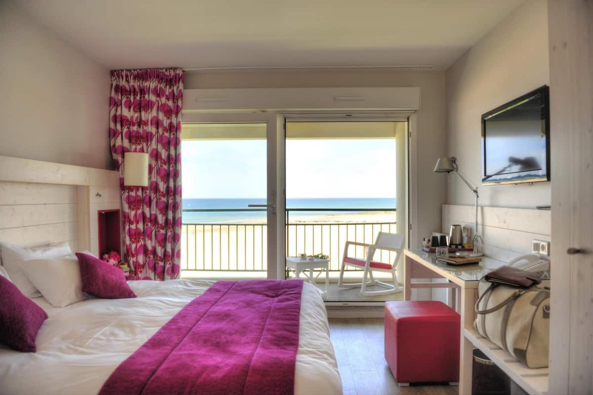 1 bedroom, in-room safe, desk, free cots/infant beds