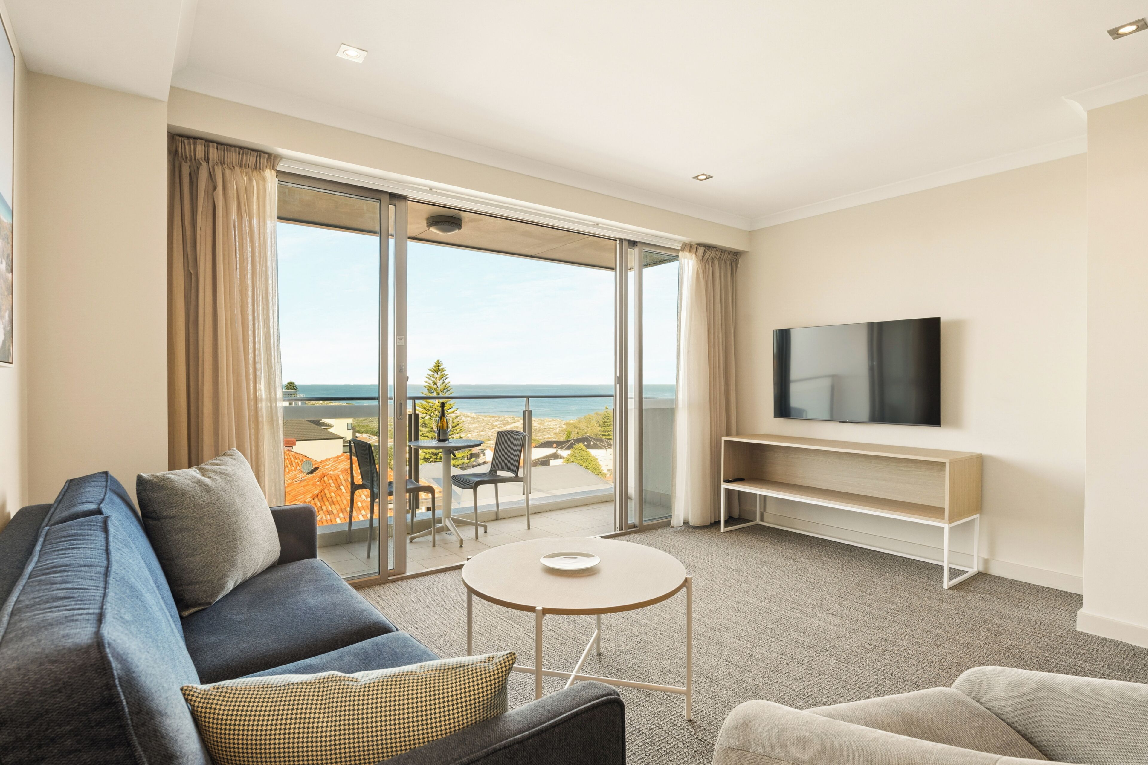 One Bedroom Executive (1 King Bed or 2 Single Beds) | In-room safe, desk, laptop workspace, blackout curtains
