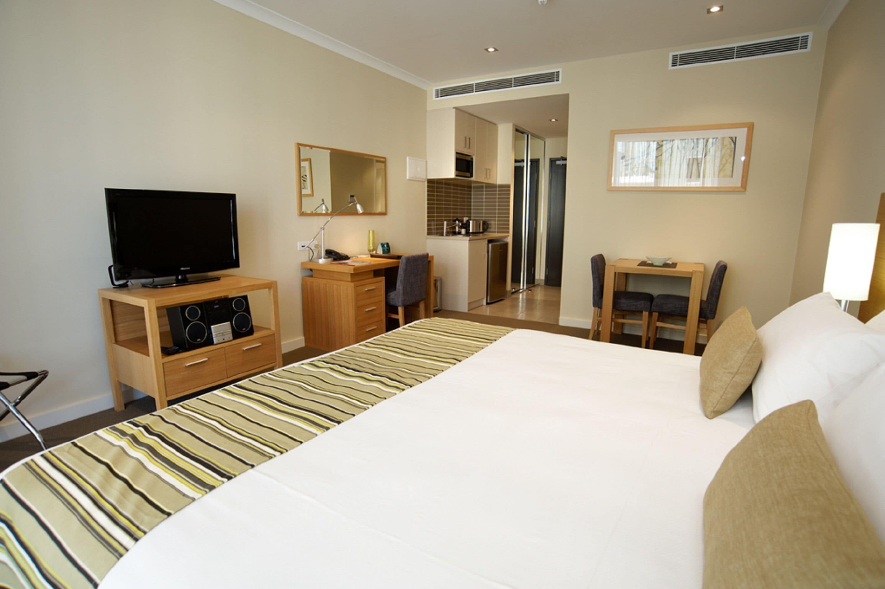 1 bedroom, in-room safe, desk, laptop workspace