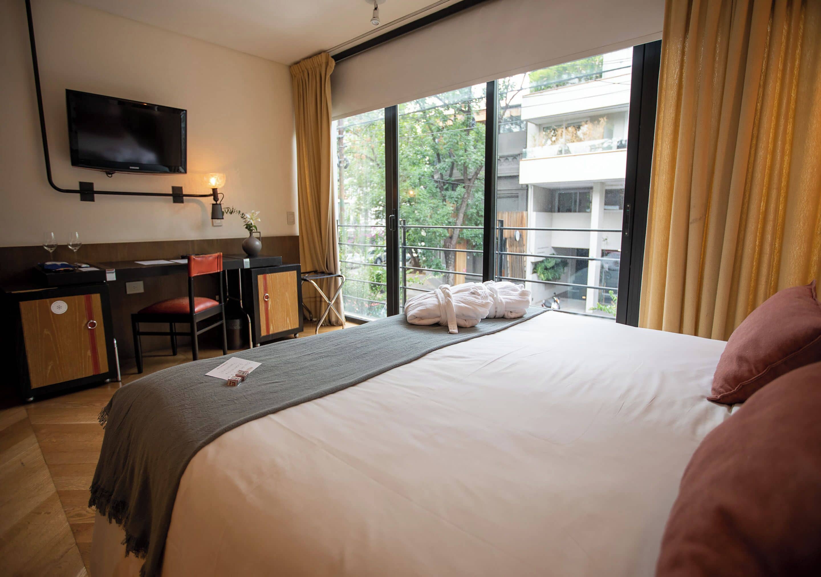 Deluxe Room | Premium bedding, down duvets, minibar, in-room safe