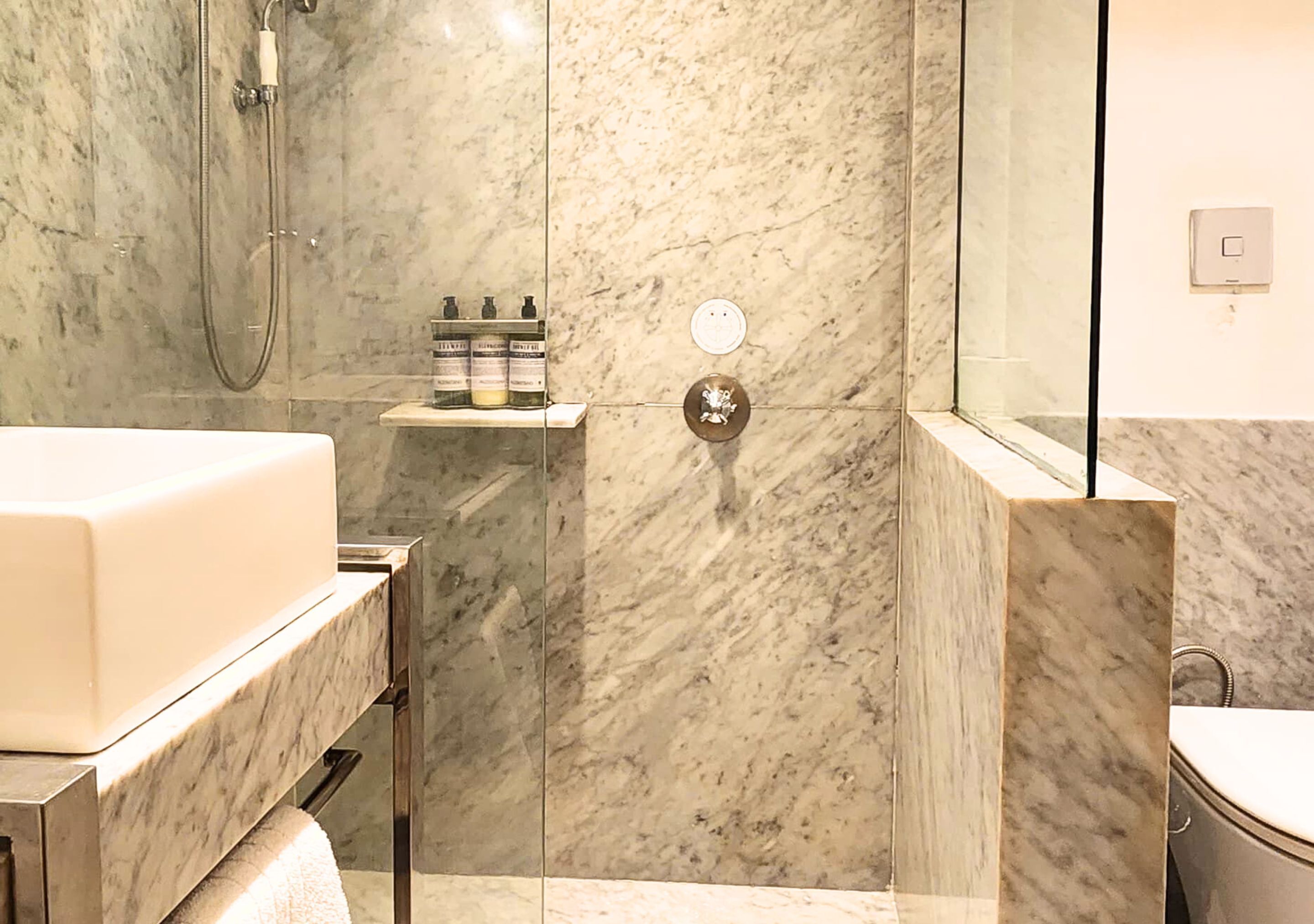 standard double room | 1 bedroom, premium bedding, down duvets, minibar