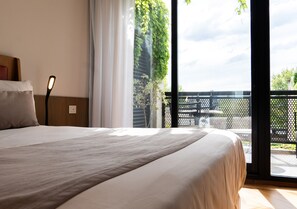 Premium bedding, down comforters, minibar, in-room safe - Hotel Palermitano by DOT Boutique (Buenos Aires)