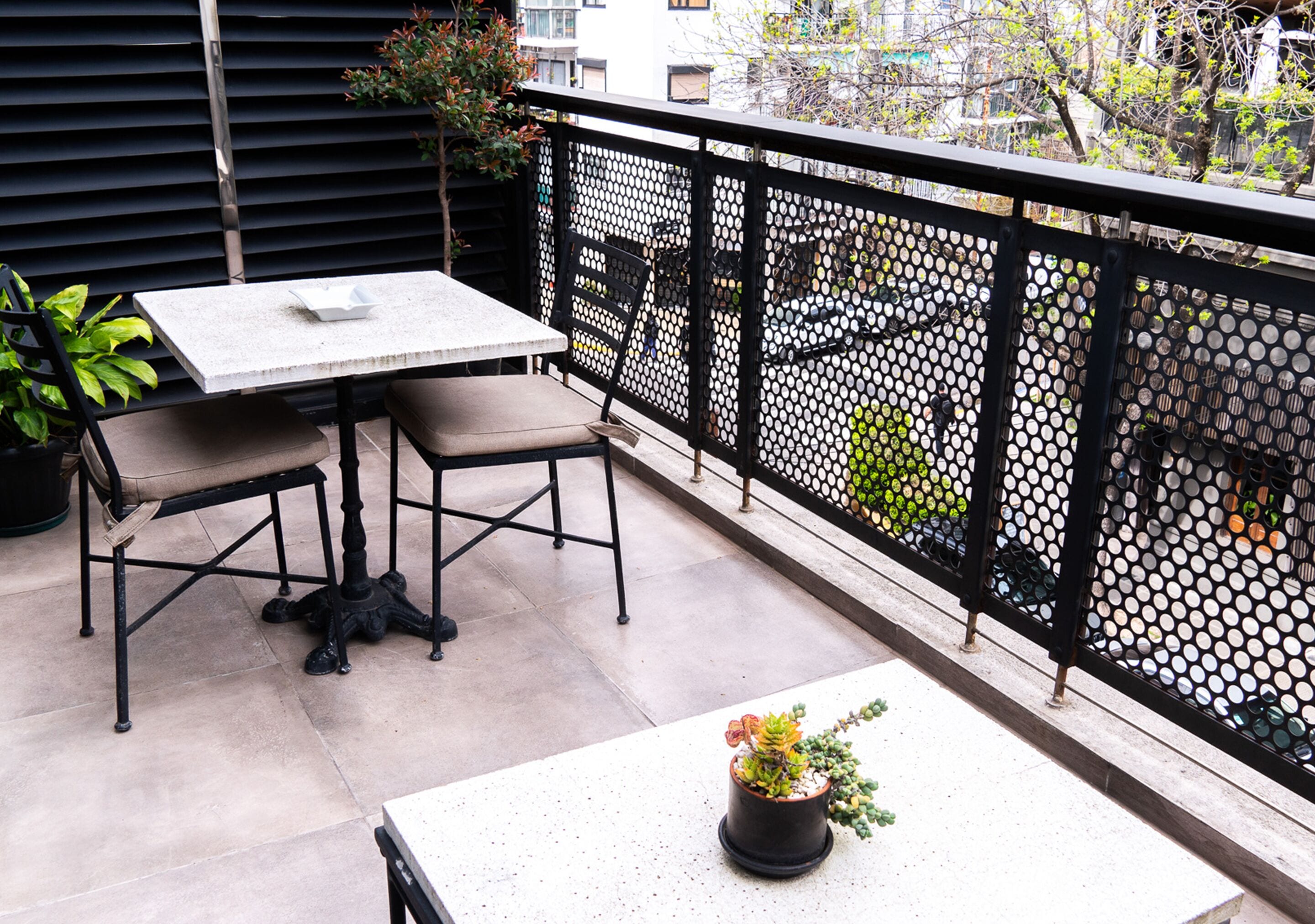 Premium bedding, down duvets, minibar, in-room safe