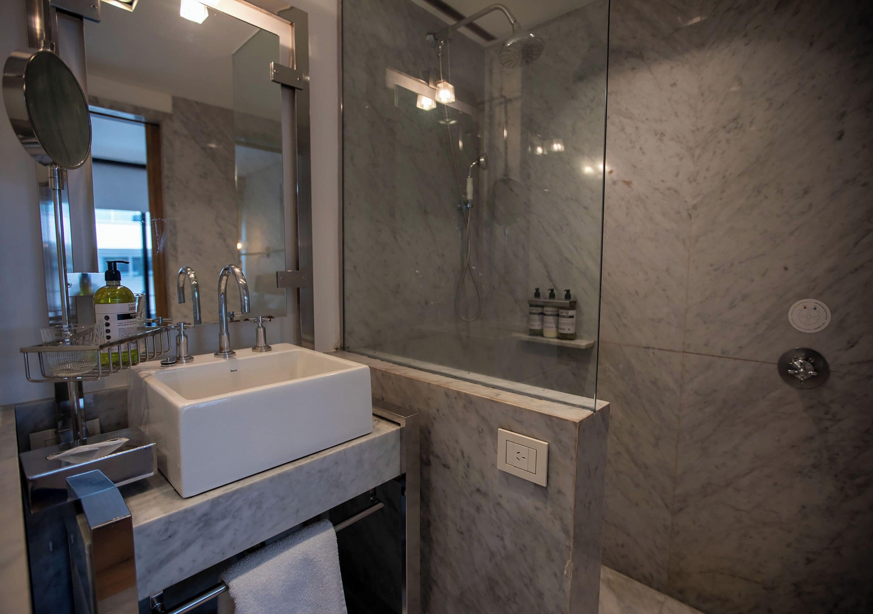 deluxe room | 1 bedroom, premium bedding, down duvets, minibar