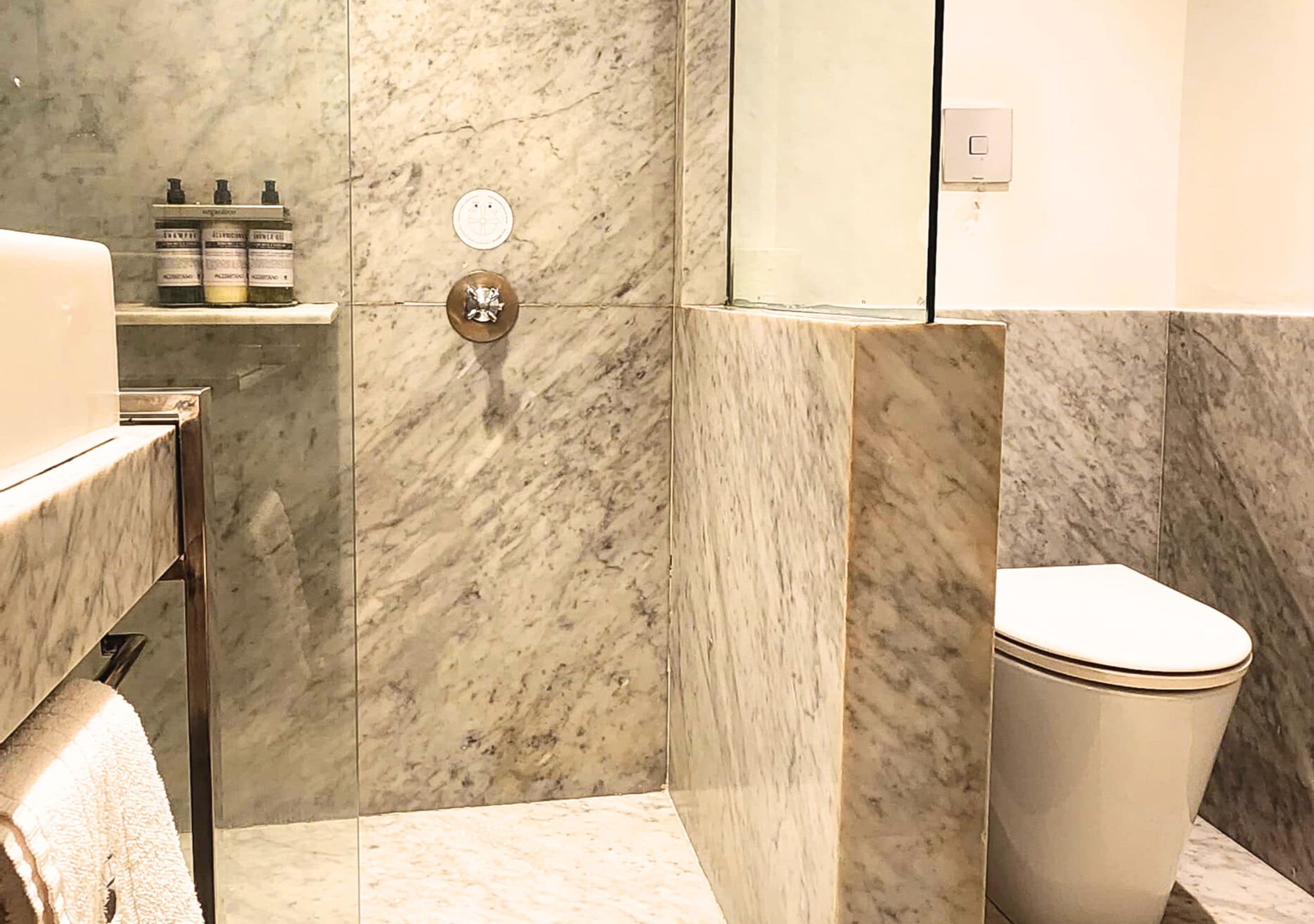 standard double room | 1 bedroom, premium bedding, down duvets, minibar