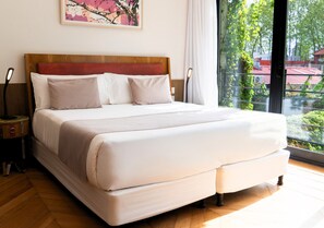 Premium bedding, down comforters, minibar, in-room safe - Hotel Palermitano by DOT Boutique (Buenos Aires)