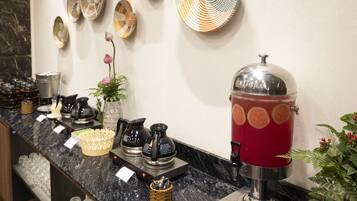 Free daily buffet breakfast