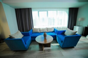 Suite | Living room | Flat-screen TV - Astra (Almaty)