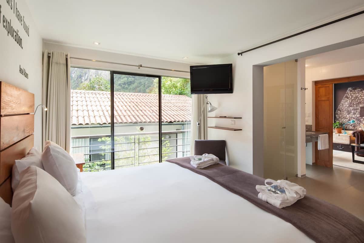 suite | minibar, in-room safe, free wifi, bed sheets