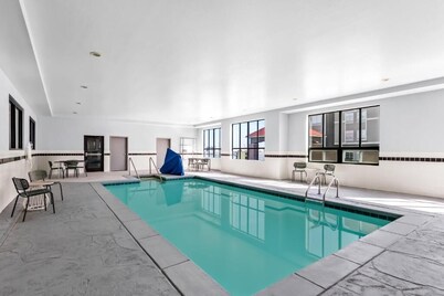 Spark by Hilton Shawnee