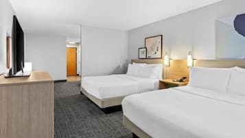 Desk, laptop workspace, iron/ironing board, free WiFi