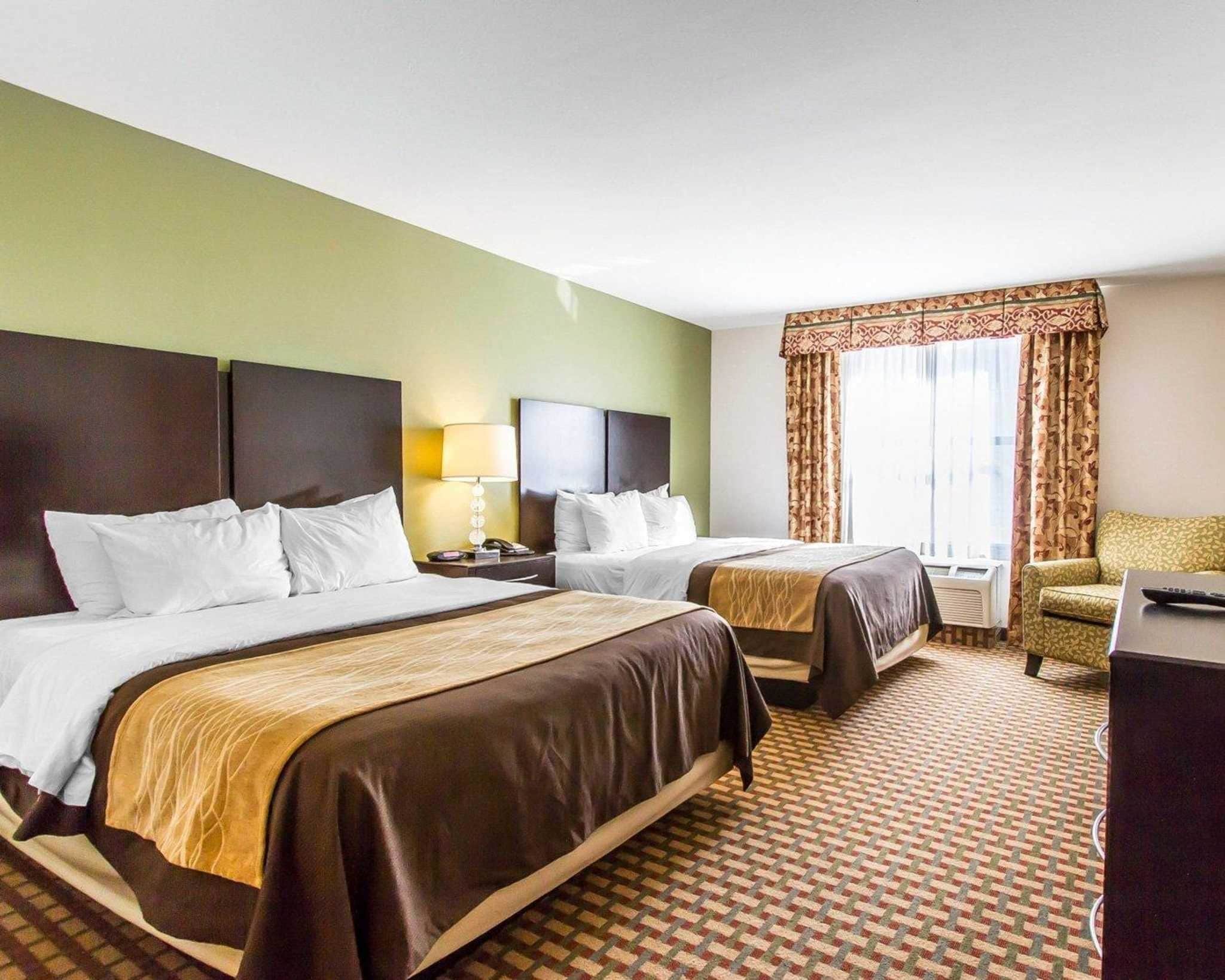 suite, non smoking | desk, iron/ironing board, rollaway beds, free wifi