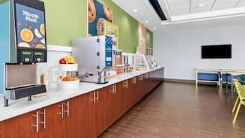 Free daily continental breakfast