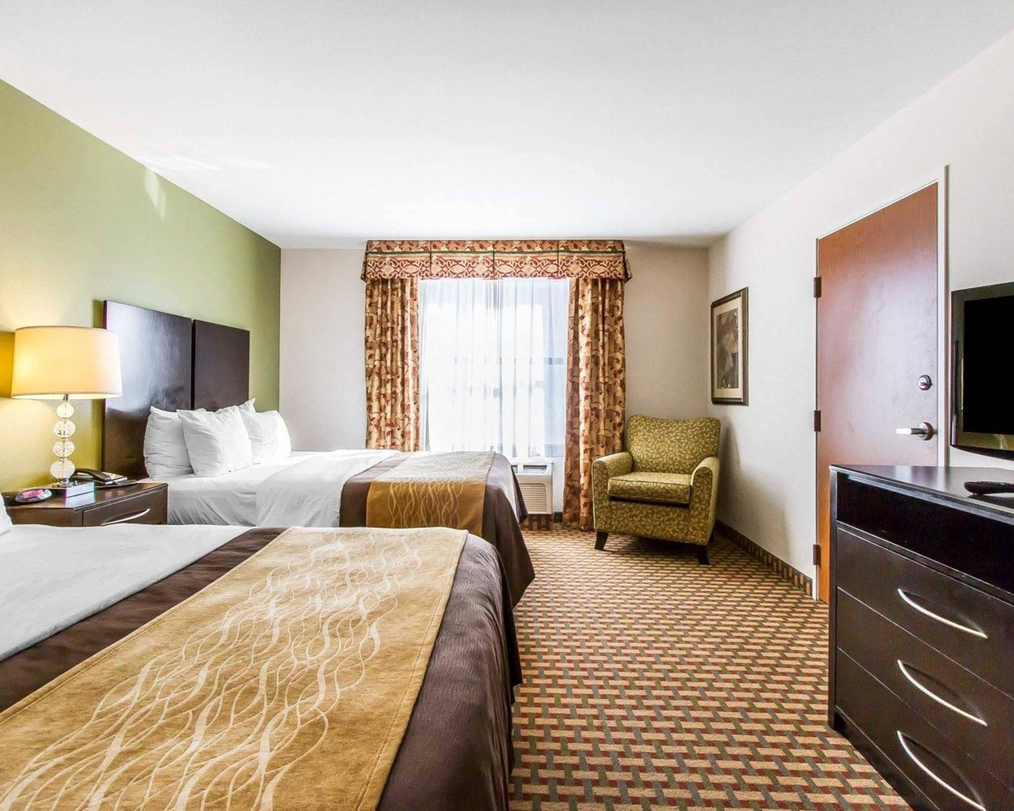 suite, non smoking | desk, iron/ironing board, rollaway beds, free wifi