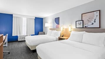 Escritorio y espacio para trabajar con laptop