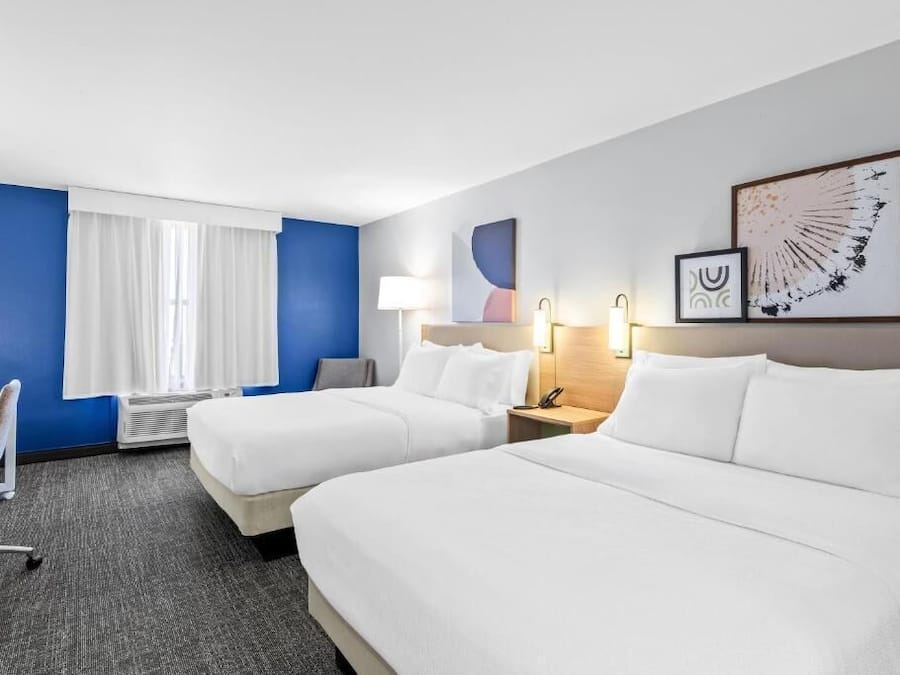 Desk, laptop workspace, iron/ironing board, free WiFi