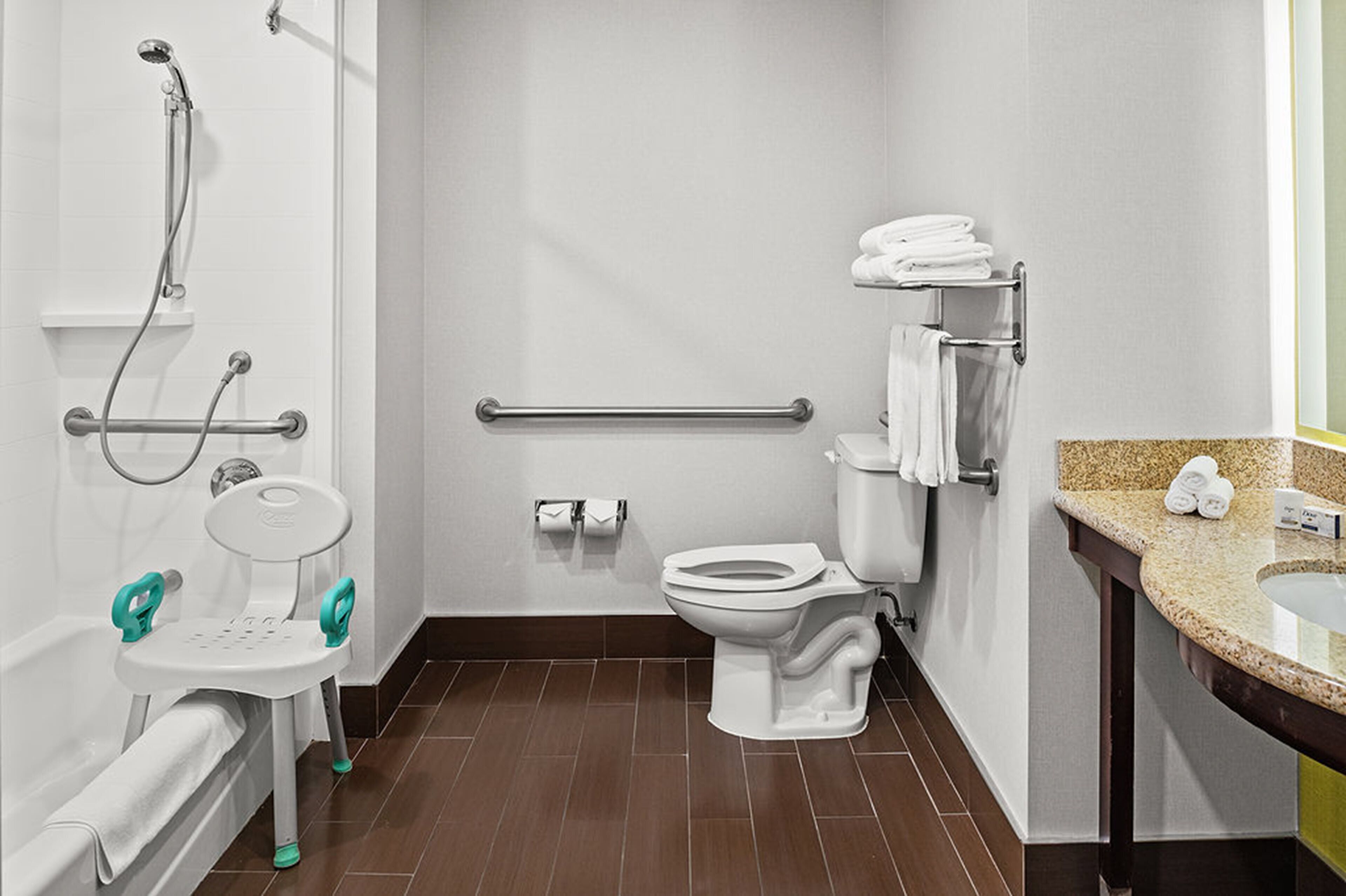 combined shower/bathtub, free toiletries, hair dryer, towels