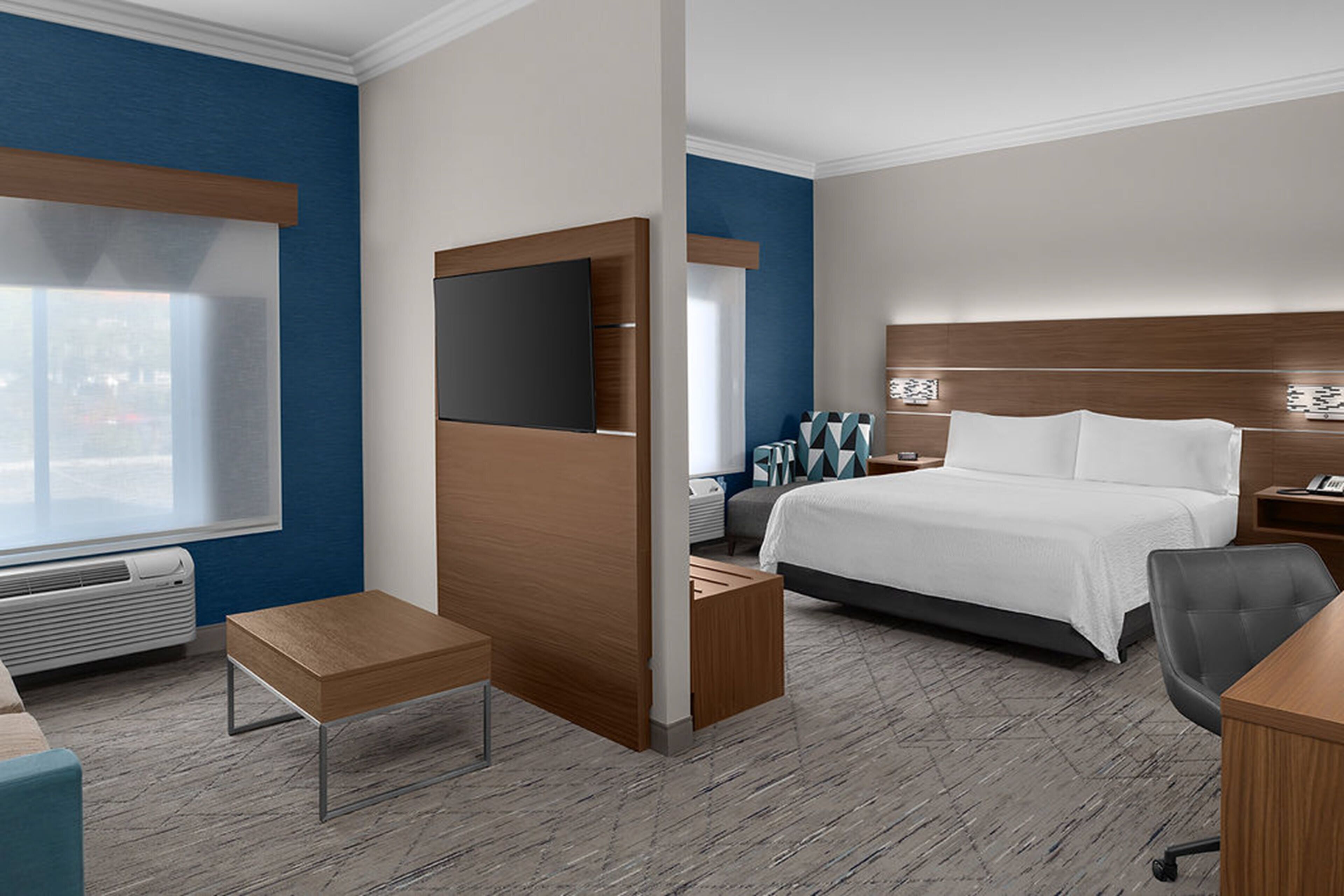 suite, 1 king bed, accessible (mobility, roll-in shower) | in-room safe, desk, blackout curtains, iron/ironing board