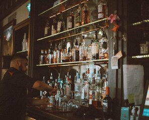 Bar (on property) - The Holland Hotel (Alpine)