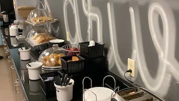 Free daily continental breakfast