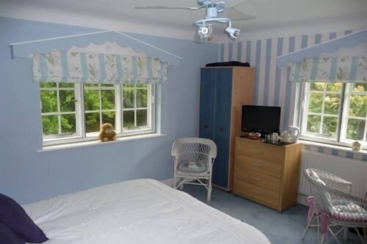Chambre Double, salle de bains attenante