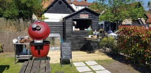 BBQ/picnic area - The George and Dragon Hotel (High Wycombe)