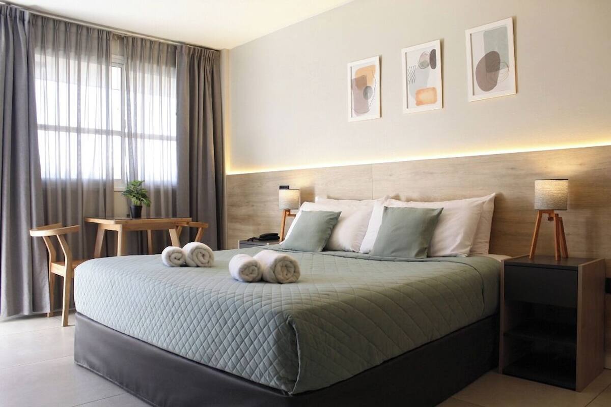 Habitación doble clásica | Ropa de cama de alta calidad, edredón y camas con pillow-top 