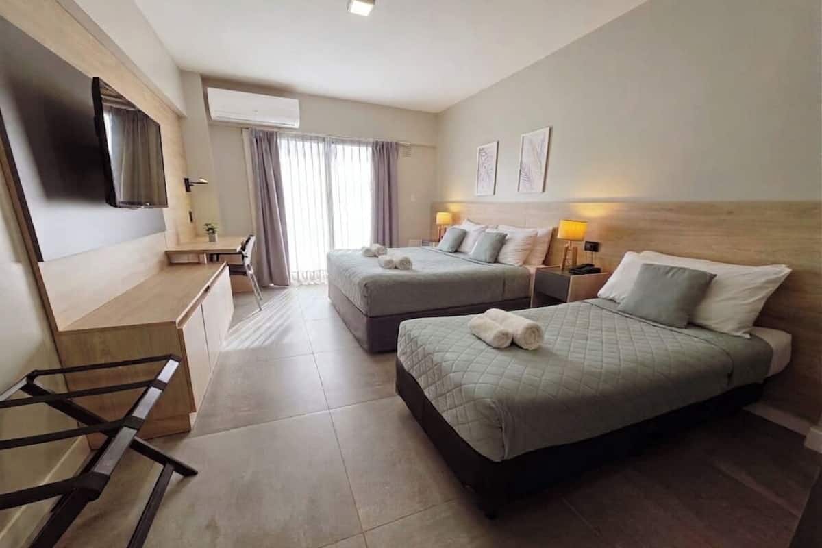 Suite (Triple) | Literie de qualité supérieure, couette en duvet d'oie, surmatelas