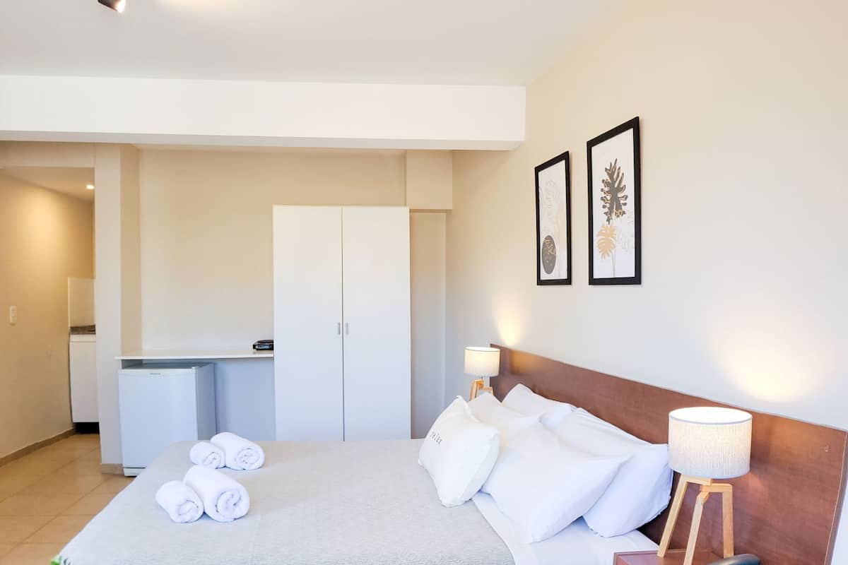 Premium bedding, down comforters, pillowtop beds, in-room safe