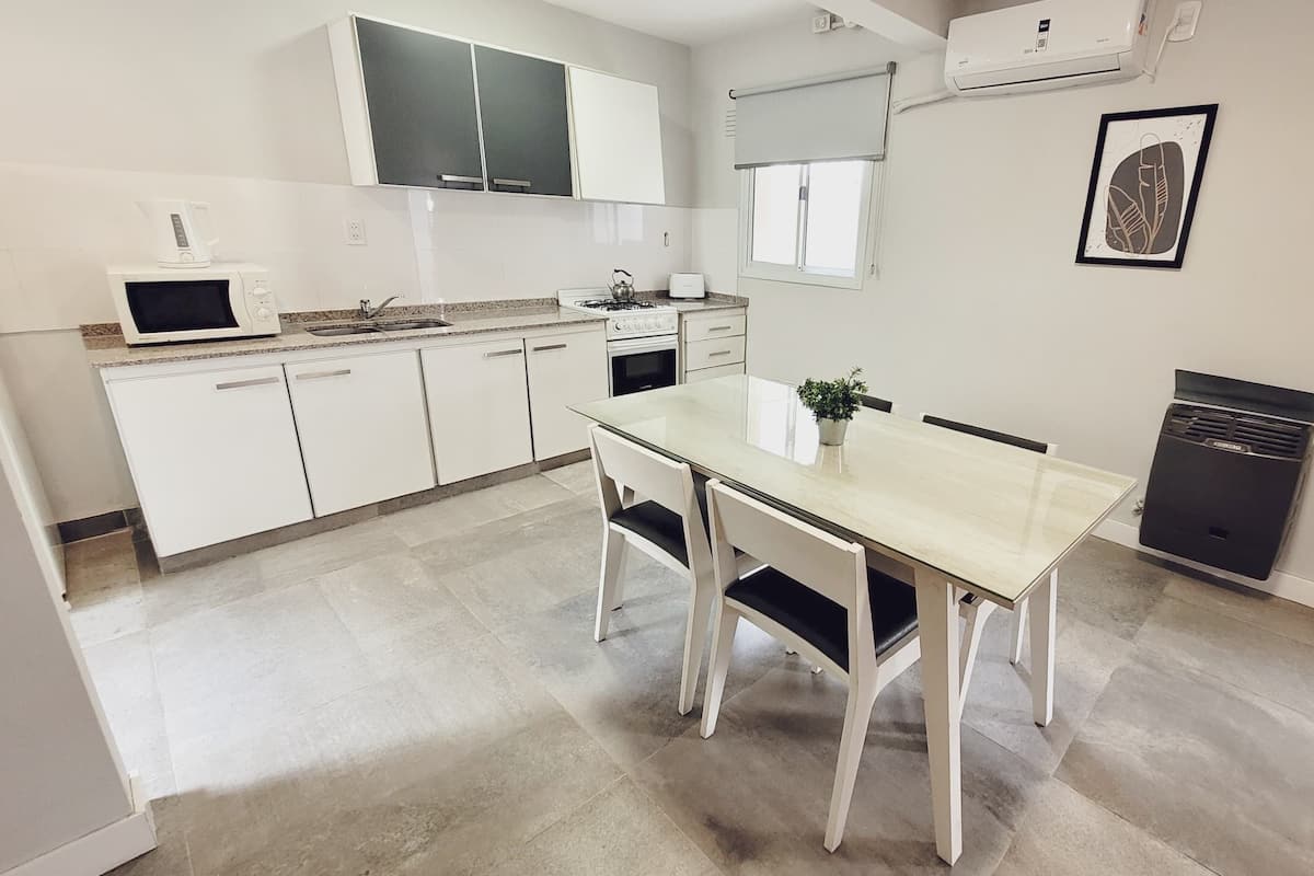 Suite (Quadruple) | Cuina privada | Frigorífic, microones i torradora