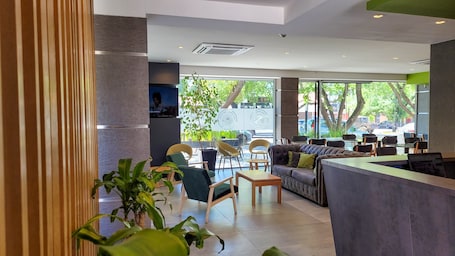 Reception. Soltigua Apart Hotel Mendoza