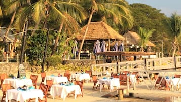 Breakfast, lunch, dinner served; seafood, beach views