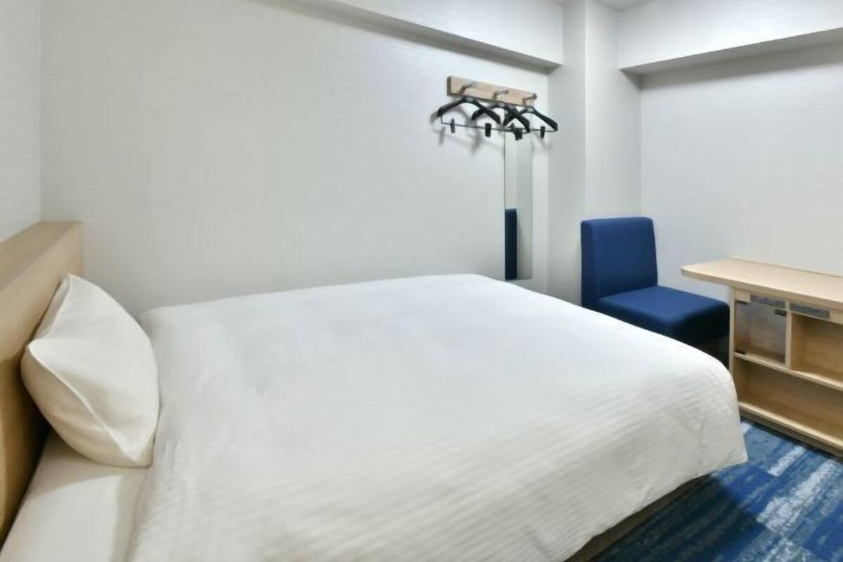 Desk, blackout curtains, free WiFi, bed sheets