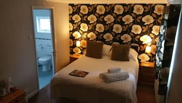 Standard Double Room | Desk, soundproofing, free cots/infant beds, free WiFi